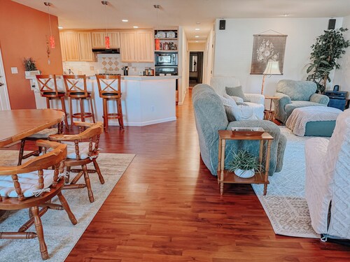 Cozy 4bd Home w/ 3 King Beds + EV Charger + Trailer Parking