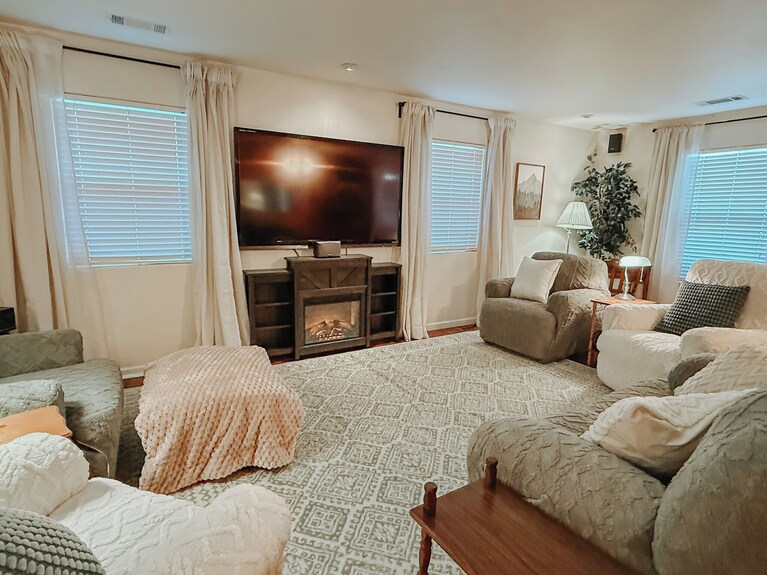 Cozy 4bd Home W/ 3 King Beds + Ev Charger + Trailer Parking - Redding, CA