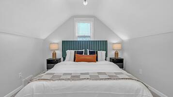 2 bedrooms, desk, iron/ironing board, travel cot