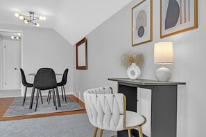Interior - Central Haven - Luxury Stay near MSU (Mankato)