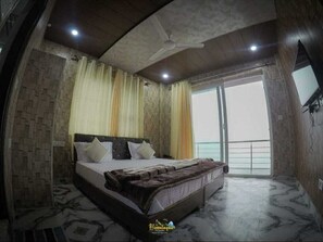 Room, Balcony, Lake View