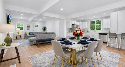 LAKE GEORGE VILLAGE. 1 Block to BEACH, SHEPHERDS PARK & CANADA St.Pet Friendly.