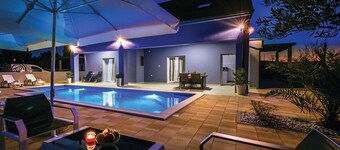 6 bedroom amazing home in Bilice