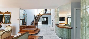 LUXURY BAY SHORE HOME