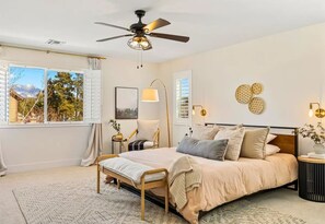 4 bedrooms, iron/ironing board, WiFi, bed sheets