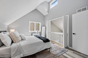 3 bedrooms, iron/ironing board, travel crib, free WiFi