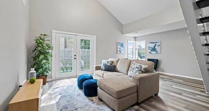 Luxury Condo w/Attached Garage