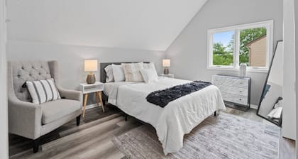 Luxury Condo w/Attached Garage