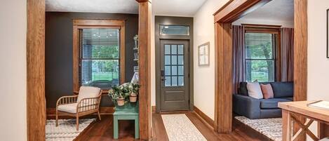 المنشأة من الداخل