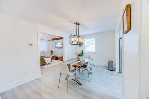 Family Friendly Home near the Zoo!