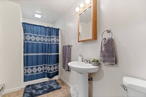 淋浴設備、風筒、提供毛巾