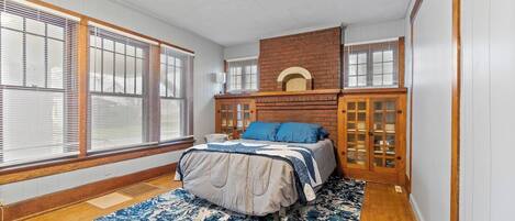 1 slaapkamer, een strijkplank/strijkijzer, gratis wifi, beddengoed