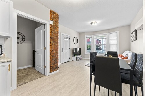 Charming 2BR – 2-Min Walk to Downtown Attractions