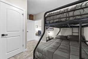 2 bedrooms, desk, iron/ironing board, free WiFi