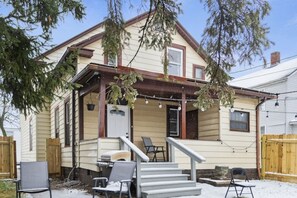 Property grounds - Family Friendly Home for 8 (Fort Wayne)