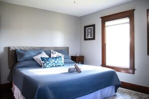3 bedrooms, iron/ironing board, travel crib, free WiFi