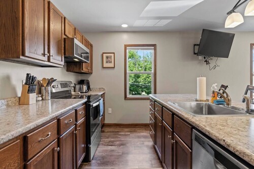 Unique Downtown Studio | Jacuzzi Tub, Game Room Access