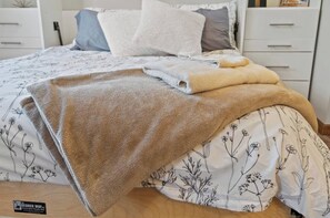 1 bedroom, iron/ironing board, free WiFi, bed sheets - Unique Downtown Studio | Jacuzzi Tub, Game Room Access (Fort Wayne)