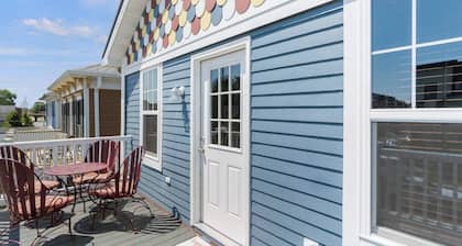 City Apartment Near Downtown | Convenient Parking