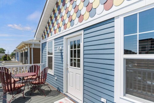 City Apartment Near Downtown | Convenient Parking