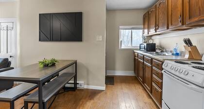 Pet Friendly Apt w/ Fenced Yard