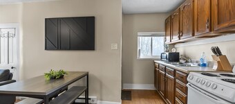 Pet Friendly Apt w/ Fenced Yard