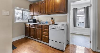 Pet Friendly Apt w/ Fenced Yard