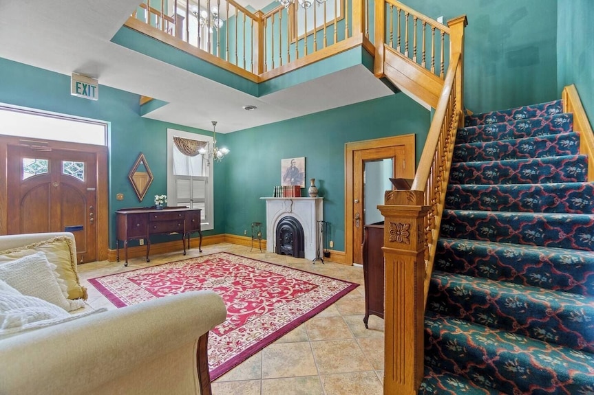 Downtown Fort Wayne Apartment 2| Free Parking, Historic Setting - Fort Wayne, IN
