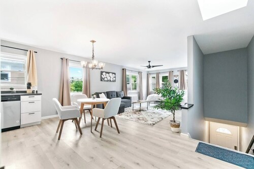 Studio with King Bed | Downtown Fort Wayne, Parking