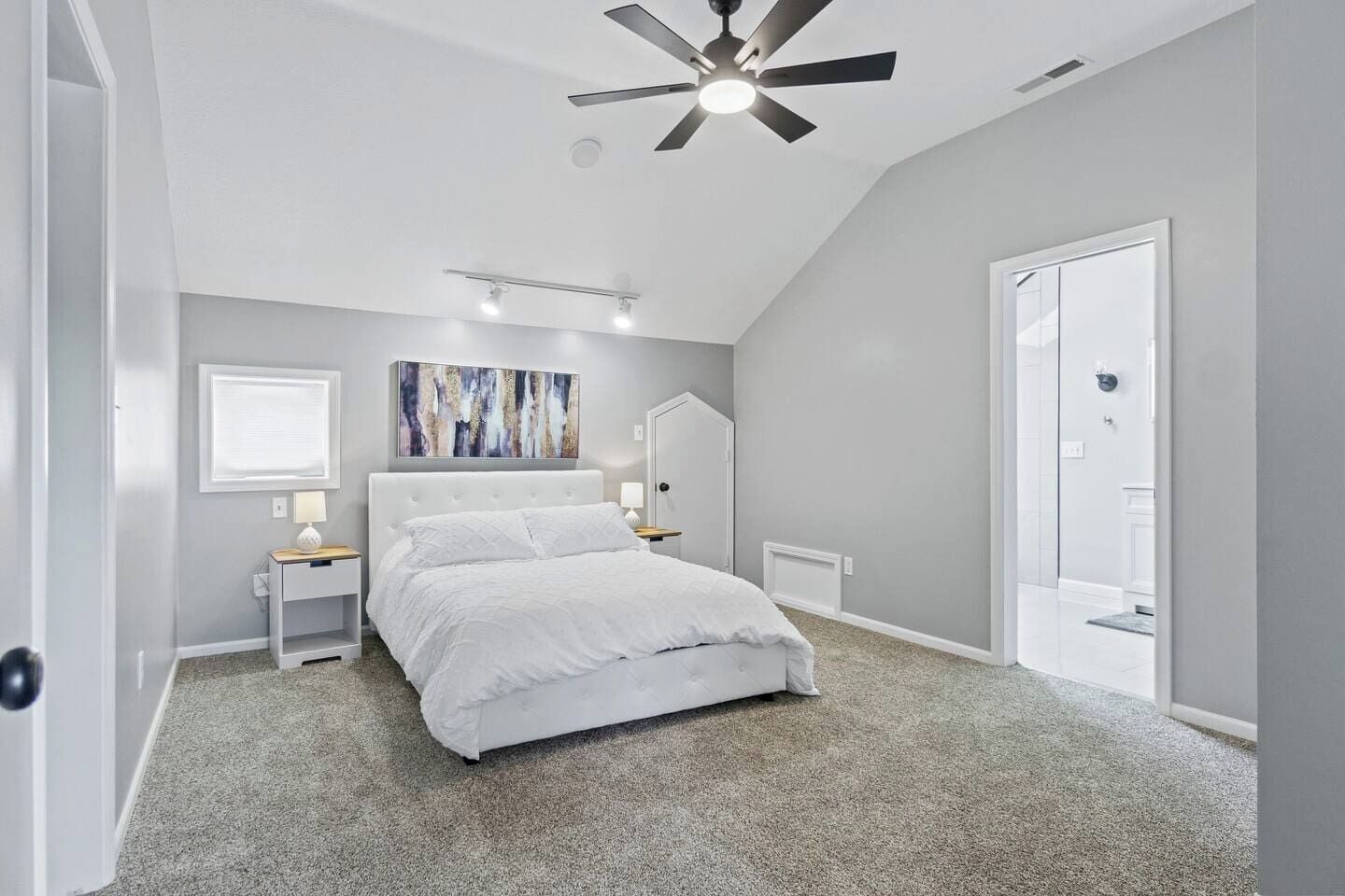 3 chambres, fer et planche à repasser, Wi-Fi gratuit, draps fournis