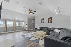 Smart TV - Penthouse Apartment in Historic Mansion | City Views (Fort Wayne)