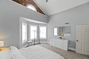 3 habitaciones, tabla de planchar con plancha y wifi gratis