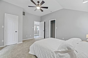 3 bedrooms, iron/ironing board, free WiFi, bed sheets