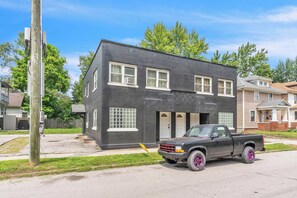 Exterior - Apt w/King Bed, Free Parking, by Electric Works! (Fort Wayne)