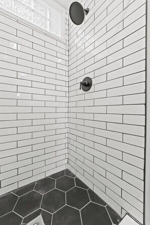 Douche, serviettes fournies
