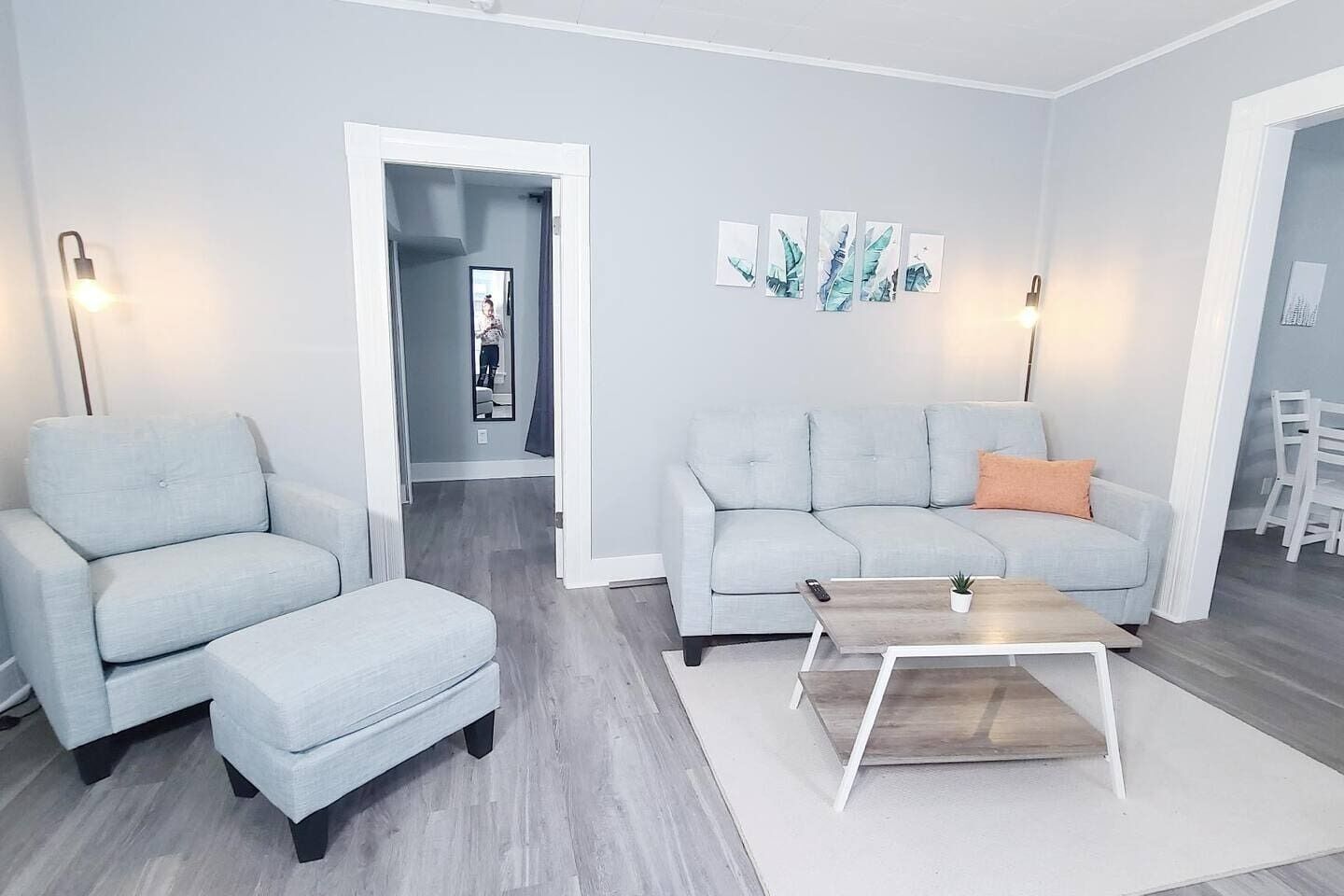 Downtown-adjacent 2br Apartment | Pet Friendly Stay - Fort Wayne, IN