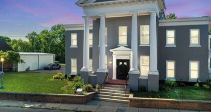 Downtown Apartment 3 in Historic Mansion | Free Parking