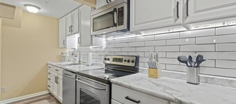 Downtown Apartment 3 in Historic Mansion | Free Parking