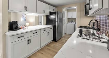 Home w/Master King Suite And Garage