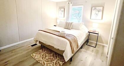 Home w/Master King Suite And Garage