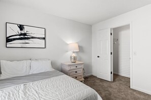 3 slaapkamers, een bureau, een strijkplank/strijkijzer, gratis wifi