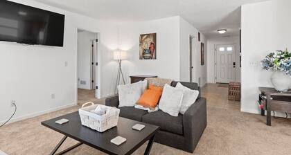 Comfortable Home for 5 | Garage, Private Yard