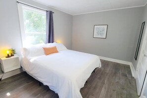 2 chambres, fer et planche à repasser, accès au Wi-Fi (inclus)