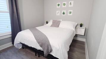 2 bedrooms, iron/ironing board, free WiFi, bed sheets