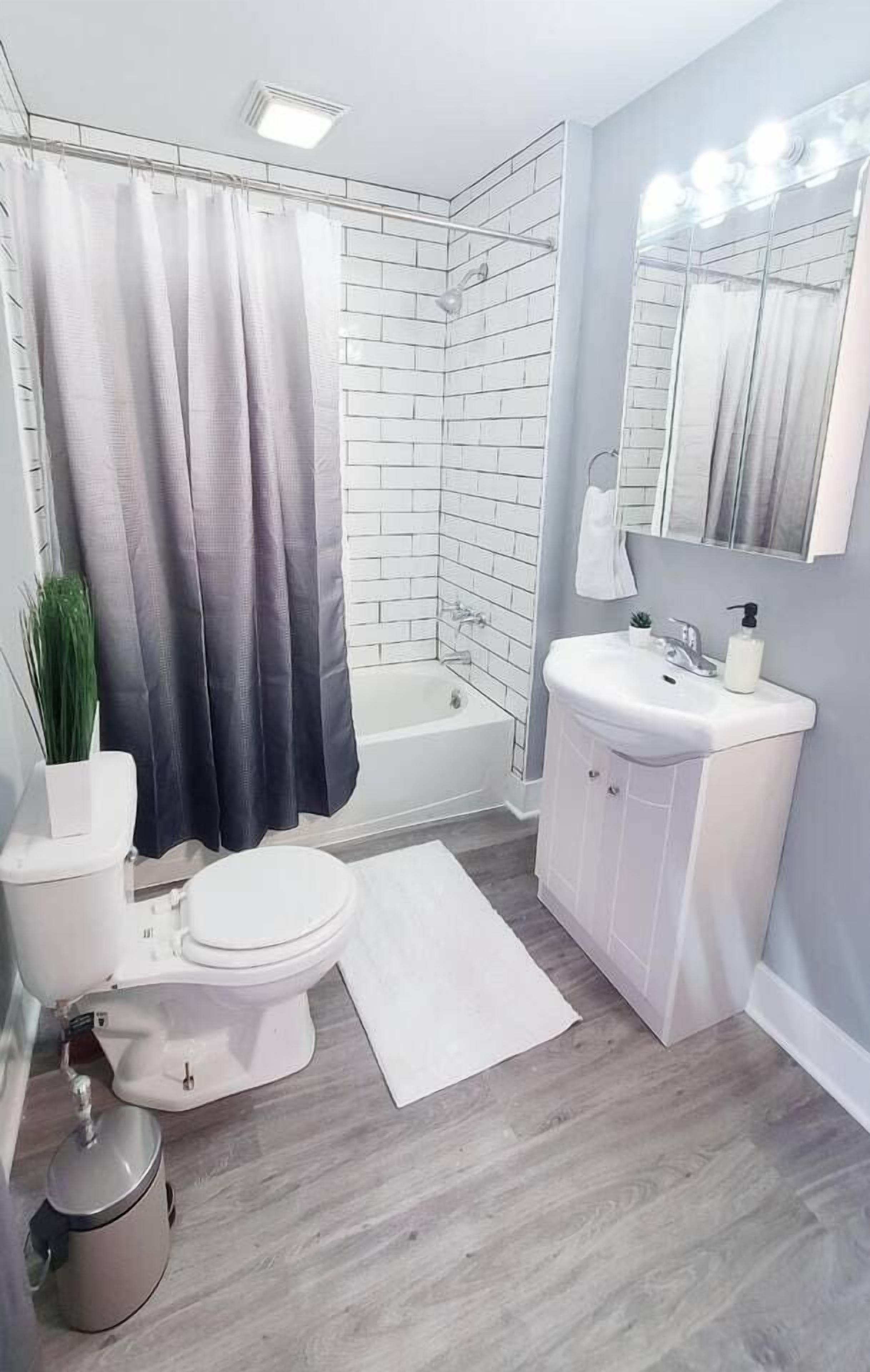 Douche, serviettes fournies