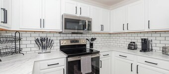 Stunning 3BR Luxury Home in Port St. Lucie