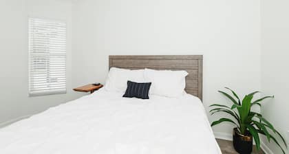 Stunning 3BR Luxury Home in Port St. Lucie