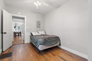 4 Schlafzimmer, Bügeleisen/Bügelbrett, kostenloses WLAN, Bettwäsche