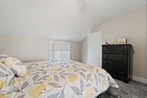 4 bedrooms, iron/ironing board, free WiFi, bed sheets
