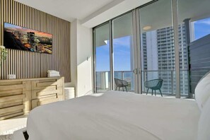 2 bedrooms, iron/ironing board, WiFi, bed sheets - Ocean Luxury: 2BR/2.5BA Retreat (Riviera Beach)